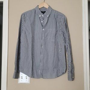 ⚡2/$15❤️Stripe button shirt